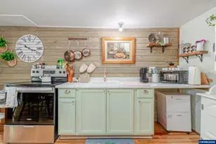 362 E Washington Ave, Brownsville, OR 97327 - Photo 15