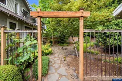 3045 NW Johnson Av, Corvallis, OR 97330 - Photo 27