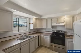 1290 Riggs Hill Rd, Sweet Home, OR 97345 - Photo 7