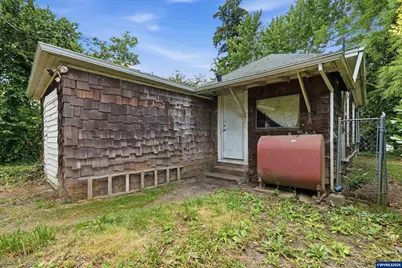 796 25th St SE, Salem, OR 97301 - Photo 5