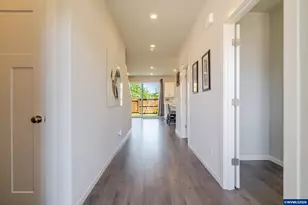 235 Walnut St, Mount Angel, OR 97362 - Photo 3
