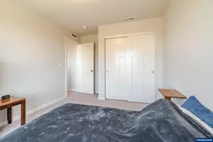 235 Walnut St, Mount Angel, OR 97362 - Photo 19