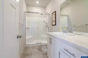 235 Walnut St, Mount Angel, OR 97362 - Photo 17