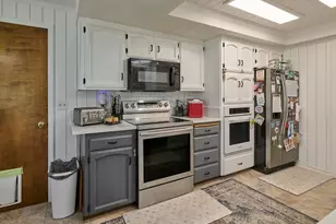 2093 Astor Way, Woodburn, OR 97071 - Photo 19