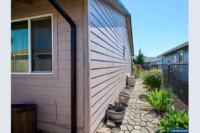 2093 Astor Wy, Woodburn, OR 97071 - Photo 41