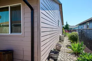 2093 Astor Way, Woodburn, OR 97071 - Photo 41