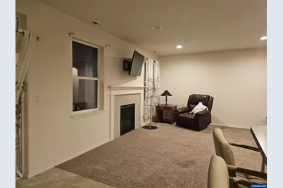 1363 Jefferson St, Independence, OR 97351 - Photo 11