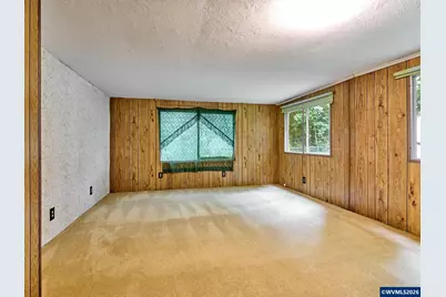 22069 Eric Dr NE, Aurora, OR 97002 - Photo 9