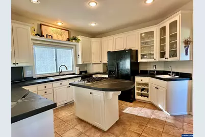 4364 NW Honeysuckle Dr, Corvallis, OR 97330 - Photo 3