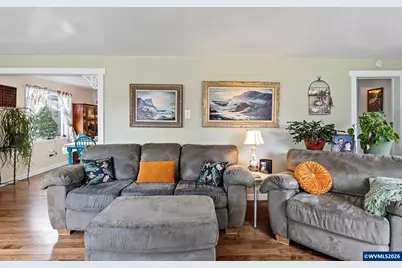 320 E Blakely Av, Brownsville, OR 97327 - Photo 5