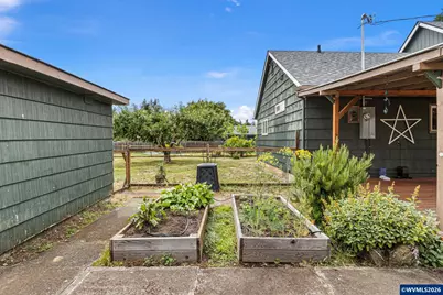 320 E Blakely Av, Brownsville, OR 97327 - Photo 43