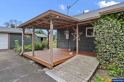 320 E Blakely Av, Brownsville, OR 97327 - Photo 39