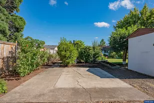 850 W Rose St, Lebanon, OR 97355 - Photo 29