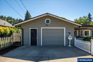 1012 S Water St, Silverton, OR 97381 - Photo 3