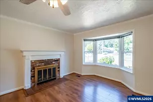 1012 S Water St, Silverton, OR 97381 - Photo 7