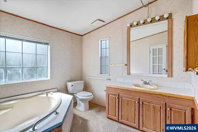 5422 Portland Rd NE #102, Salem, OR 97305 - Photo 17