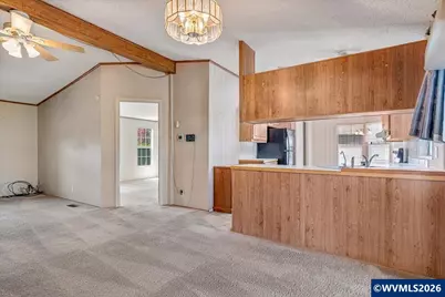 5422 Portland Rd NE #102, Salem, OR 97305 - Photo 7