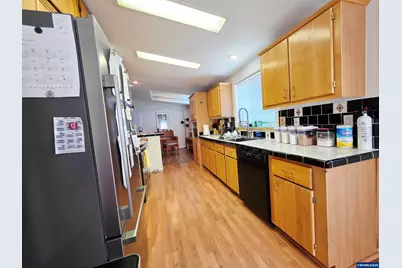 613 Royalty Cir NE, Salem, OR 97301 - Photo 9