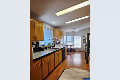 613 Royalty Cir NE, Salem, OR 97301 - Photo 5