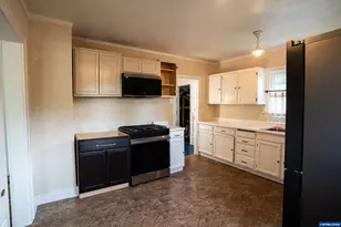 1485 Summer St NE, Salem, OR 97301 - Photo 11