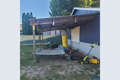 267 N 5th St, Jefferson, OR 97352 - Photo 13