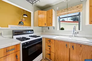 480 21st St SE, Salem, OR 97317 - Photo 9