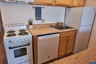 1415 NW 31st Pl, Lincoln City, OR 97367 - Photo 9
