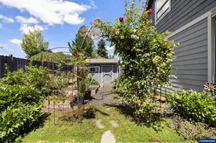 777 SE Cynthian Av, Dallas, OR 97338 - Photo 41