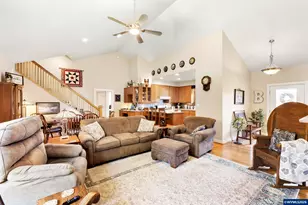777 SE Cynthian Av, Dallas, OR 97338 - Photo 13