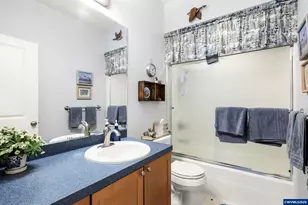 777 SE Cynthian Av, Dallas, OR 97338 - Photo 33