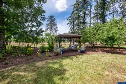 7570 Olney St SE, Salem, OR 97317 - Photo 33