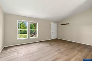 34280 E Lacomb Rd, Lebanon, OR 97355 - Photo 5
