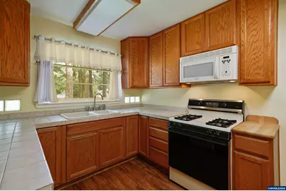 6290 SW Carman Dr, Lake Oswego, OR 97035 - Photo 9