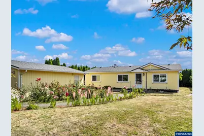 1544 Woodland Av, Woodburn, OR 97071 - Photo 3