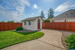 1082 Merlot Ave NE, Keizer, OR 97303 - Photo 45