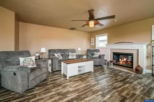 1082 Merlot Ave NE, Keizer, OR 97303 - Photo 25