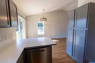 578 Pioneer St, Philomath, OR 97330 - Photo 21