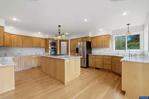 37808 Farris Rd, Scio, OR 97374 - Photo 9
