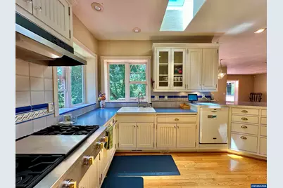 3026 NW Glenridge Dr, Corvallis, OR 97330 - Photo 3