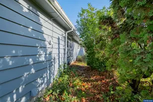 160 Tangent St, Lebanon, OR 97355 - Photo 3