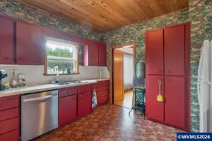 931 S Water St, Silverton, OR 97381 - Photo 27