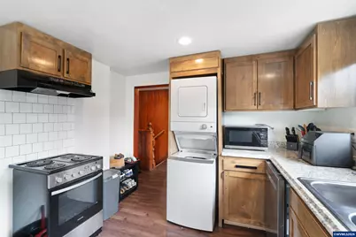 719 SW 4th St, Corvallis, OR 97333 - Photo 17