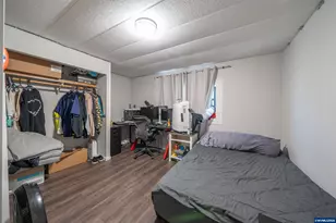 3237 Elm St, Hubbard, OR 97032 - Photo 7