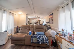 3237 Elm St, Hubbard, OR 97032 - Photo 9