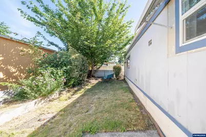 3237 Elm St, Hubbard, OR 97032 - Photo 5