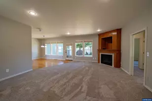 785 N 15th Ave, Stayton, OR 97383 - Photo 5