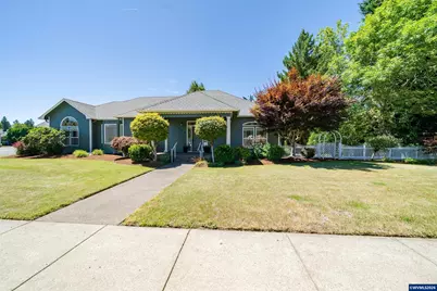 785 N 15th Av, Stayton, OR 97383 - Photo 1