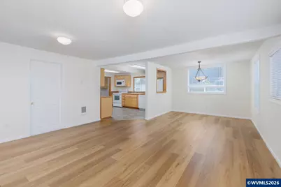 561 W Olive St, Newport, OR 97365 - Photo 5