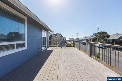 561 W Olive St, Newport, OR 97365 - Photo 35