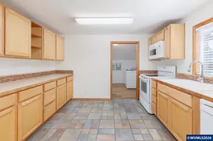 561 W Olive St, Newport, OR 97365 - Photo 11
